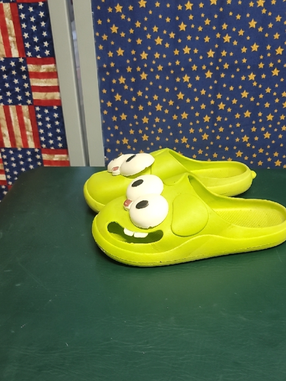 Kids' Fun Eye Character Slip-On Sandals - Lime Green - Picture 2 of 3